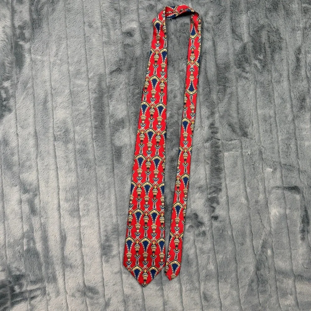 The Metropolitan Museum of Art Silk Tie Red Blue Egyptian Motif MMA Made Canada